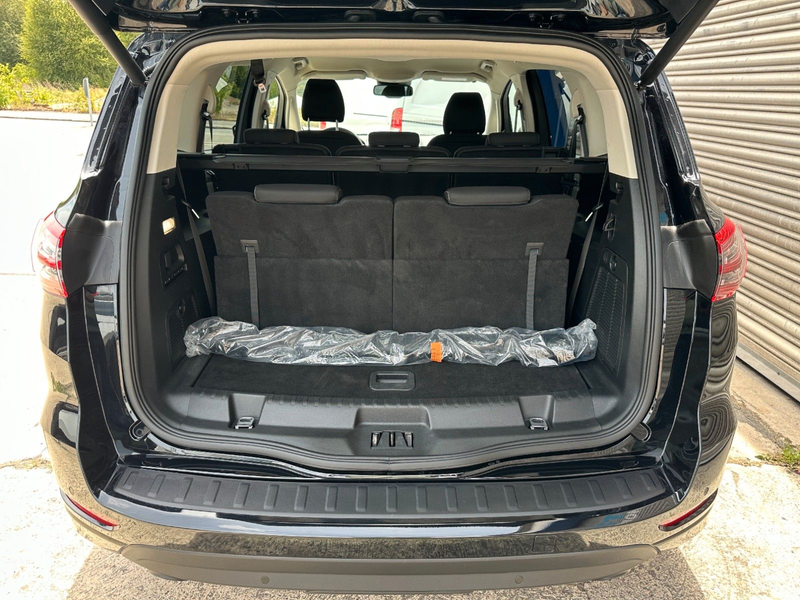 Ford S-Max S-MAX Hybrid Titanium7-SITZE*AHK*NAVI*LED* — photo 9