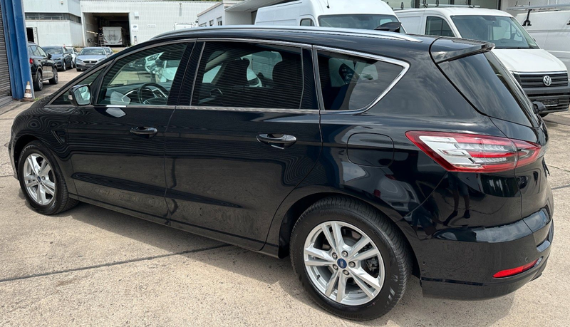 Ford S-Max S-MAX Hybrid Titanium7-SITZE*AHK*NAVI*LED* — photo 3