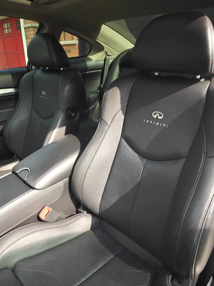 Infiniti Q60 fotografie Infiniti Q60