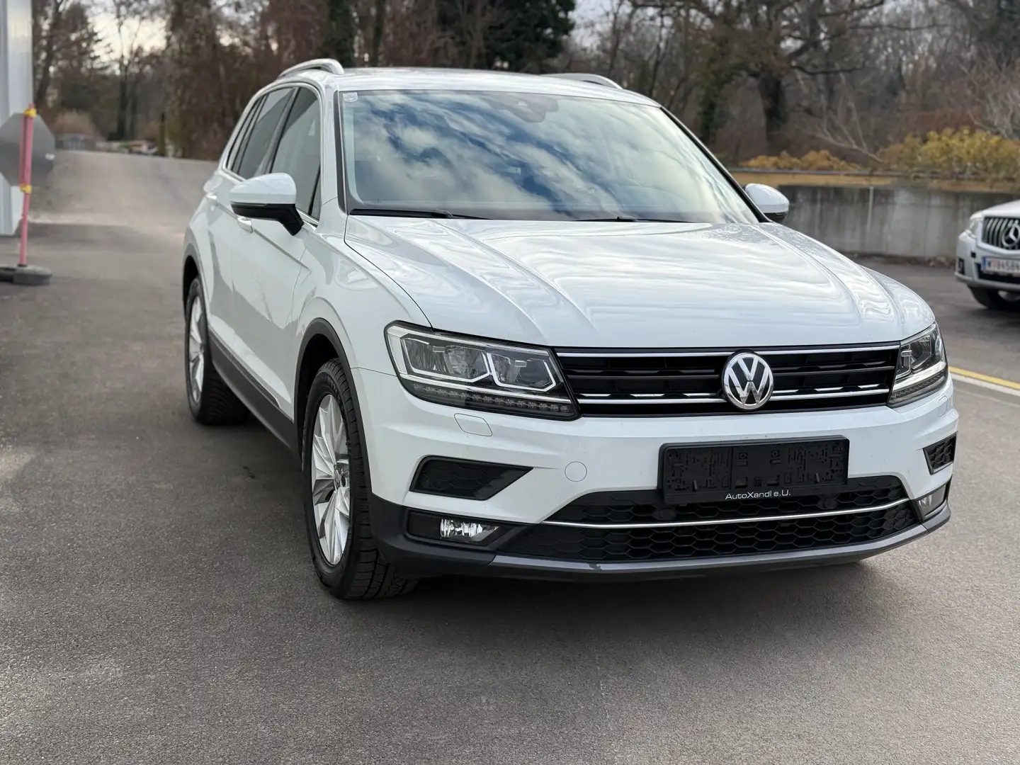 Volkswagen Tiguan Highline*ACC*PDC* Weiß - 2