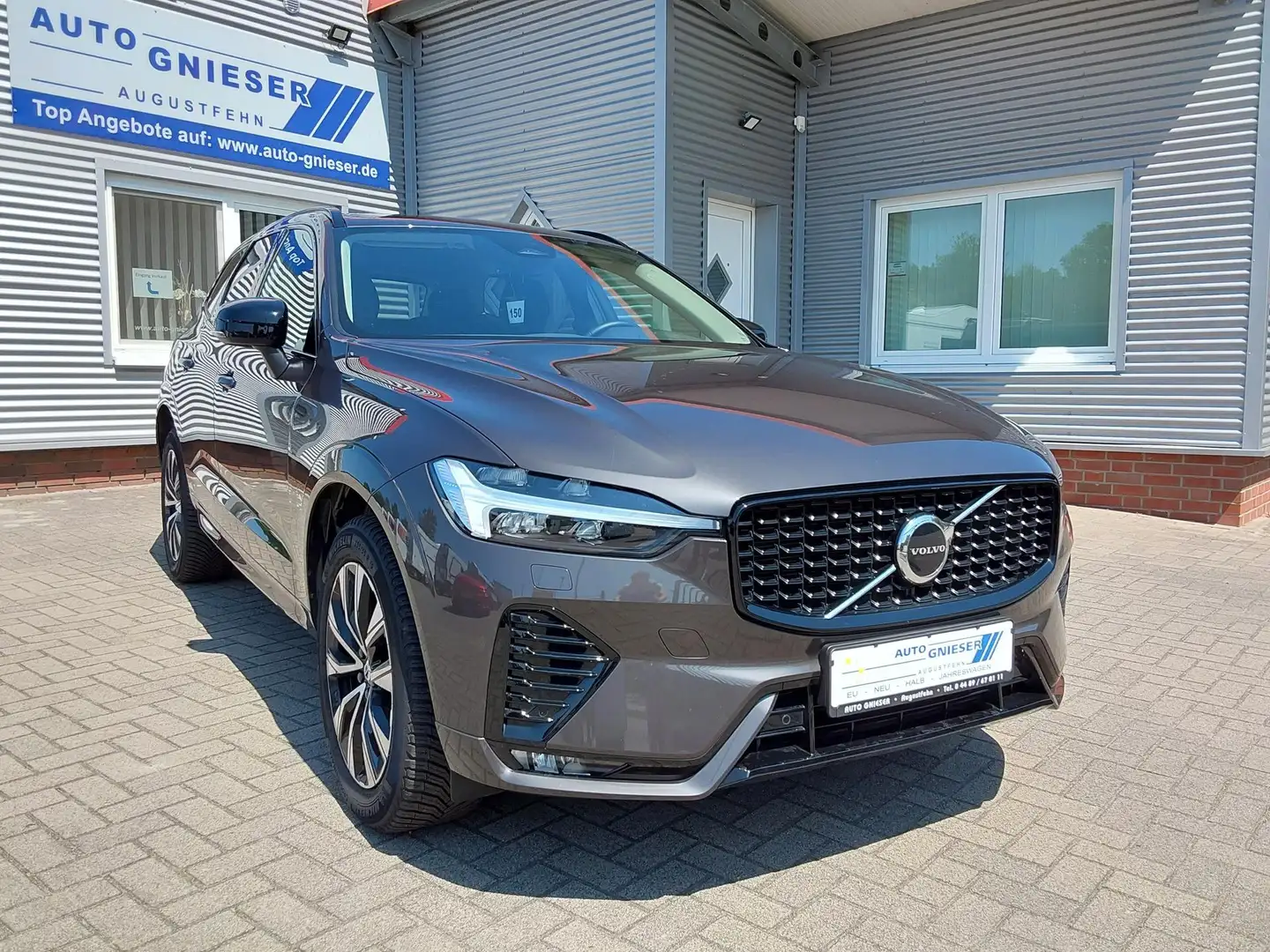 Volvo XC60 B4 D AWD Plus Dark ACC/AHK/LED/SHZ/PDC/NAV/KAM ... Grau - 1