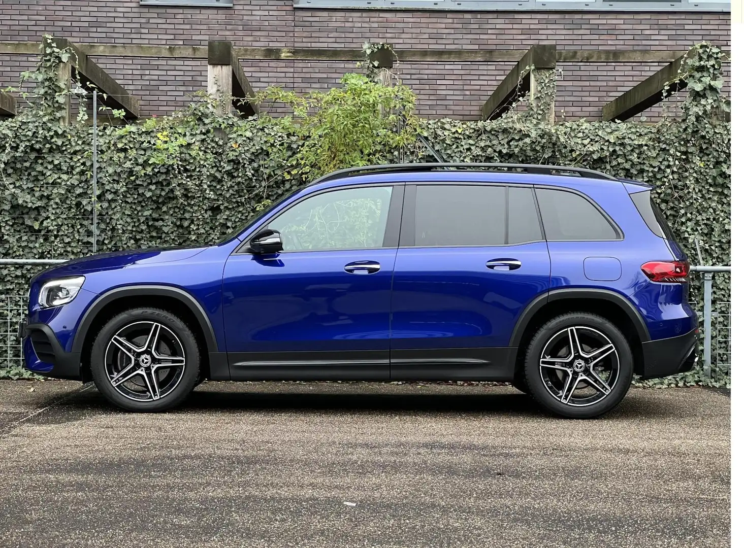 Mercedes-Benz GLB 180 AMG Line | Panoramisch Dak | Memory Zetels | Verwa Modrá - 2
