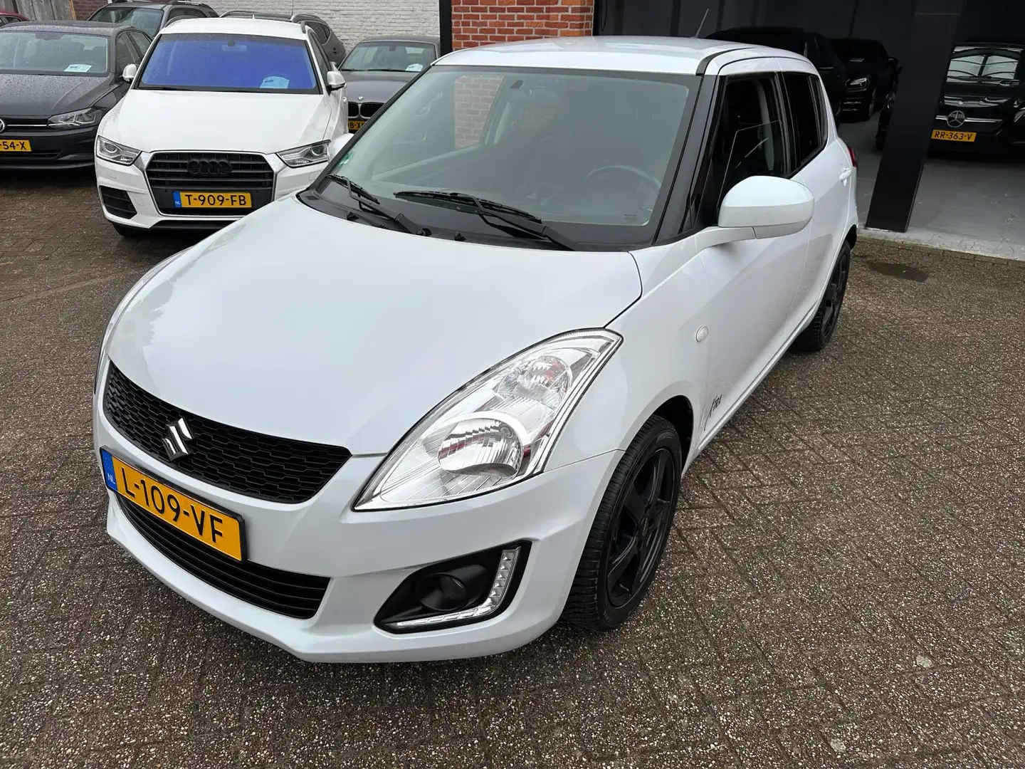 Suzuki Swift 1.2 Bandit EASSS CRUISE-AIRCO-PDC Wit - 2