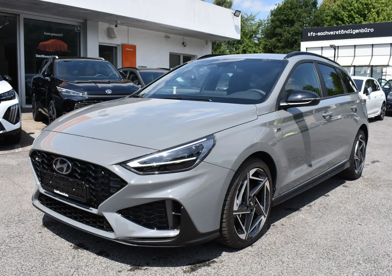 Hyundai i30 Kombi DCT 140PS N Line LED SHZ Alu18 SOFORT Gris - 1
