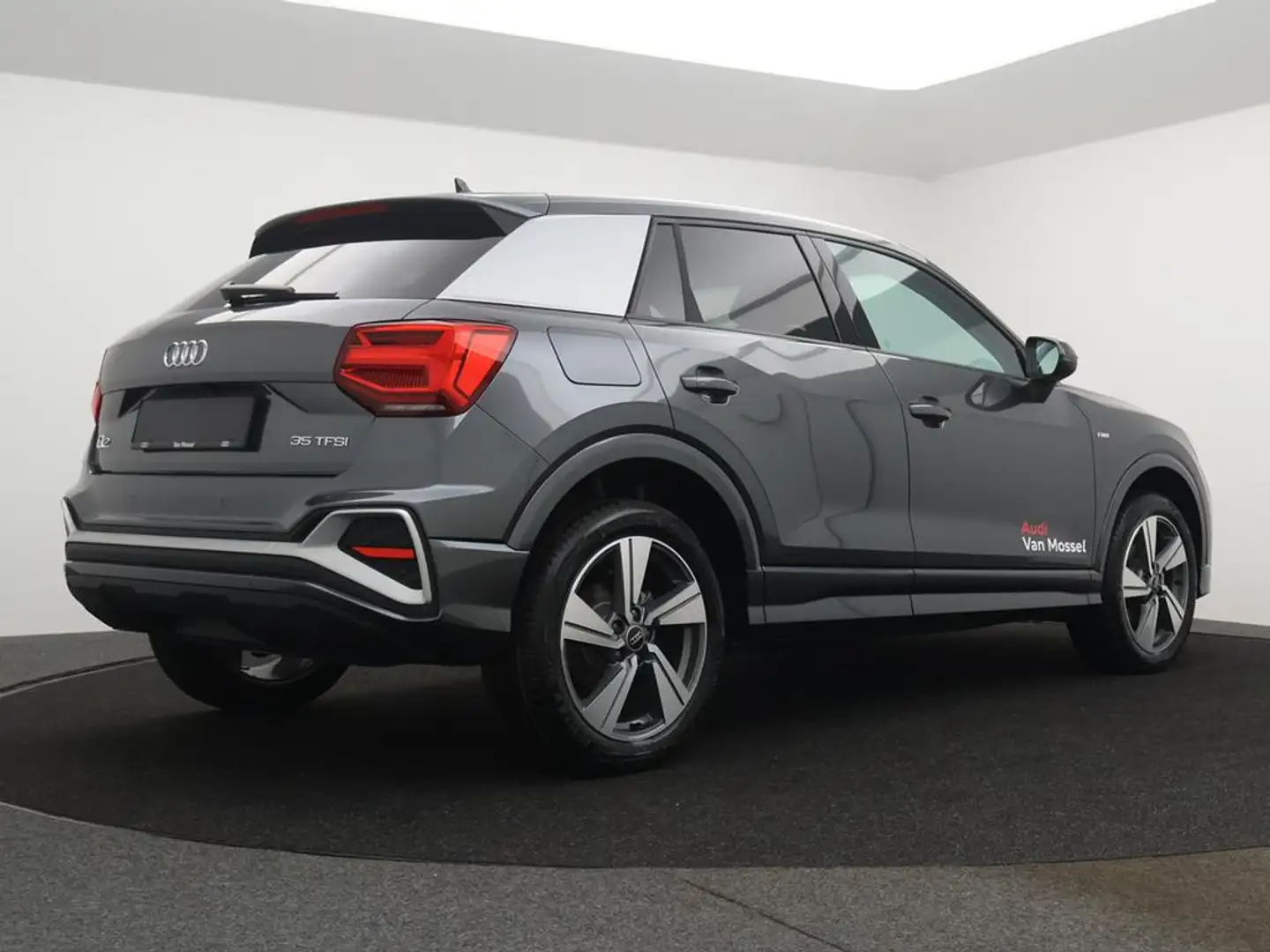 Audi Q2 Audi Q2  Sport Edition 35TFSI 150PK *AUTOMAAT* DEMO Grijs - 2