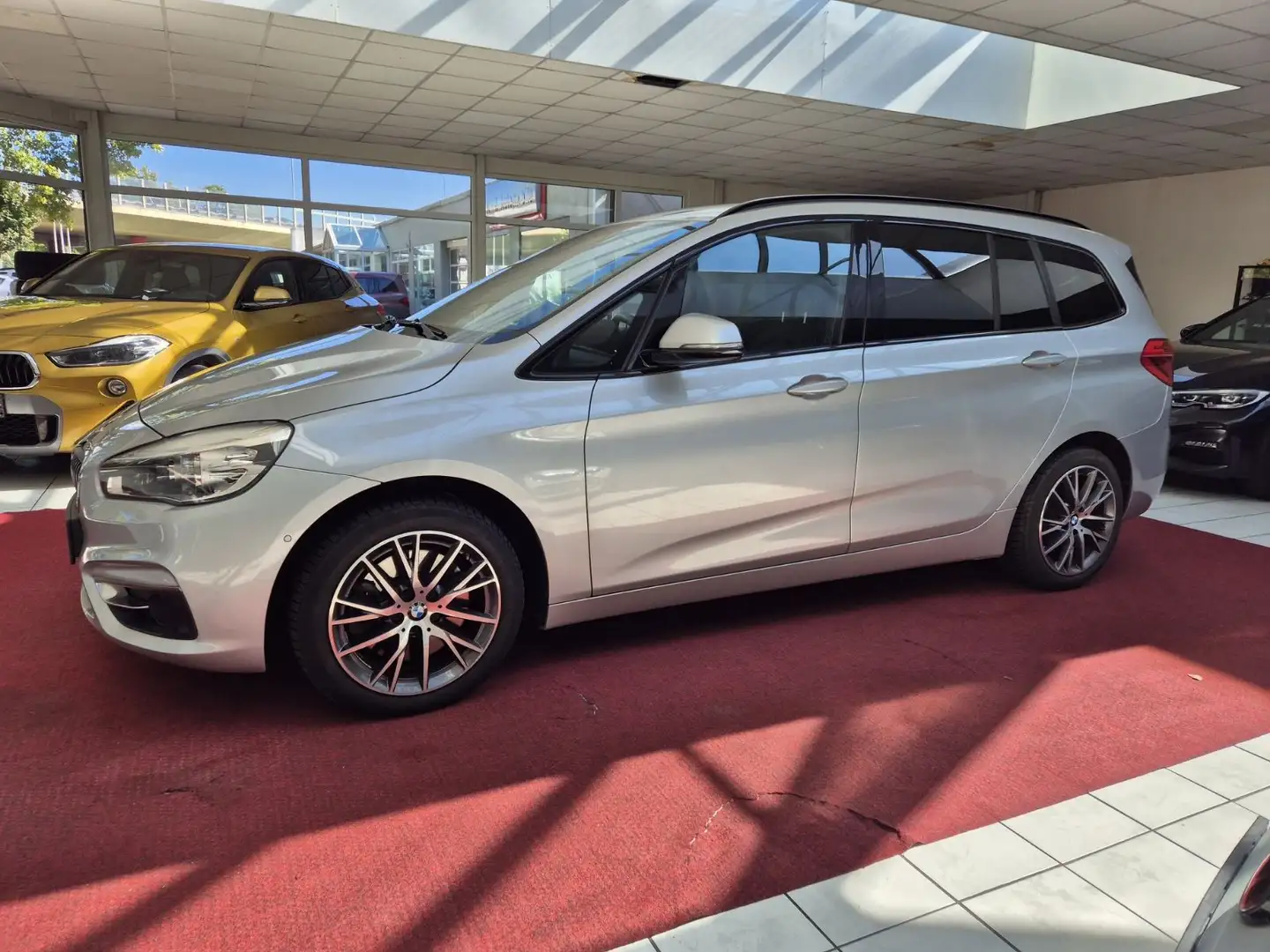 BMW 220 220i GT M-Paket+NAVI+LED+LEDER+HUD+KAM+KEYLESS Silber - 1