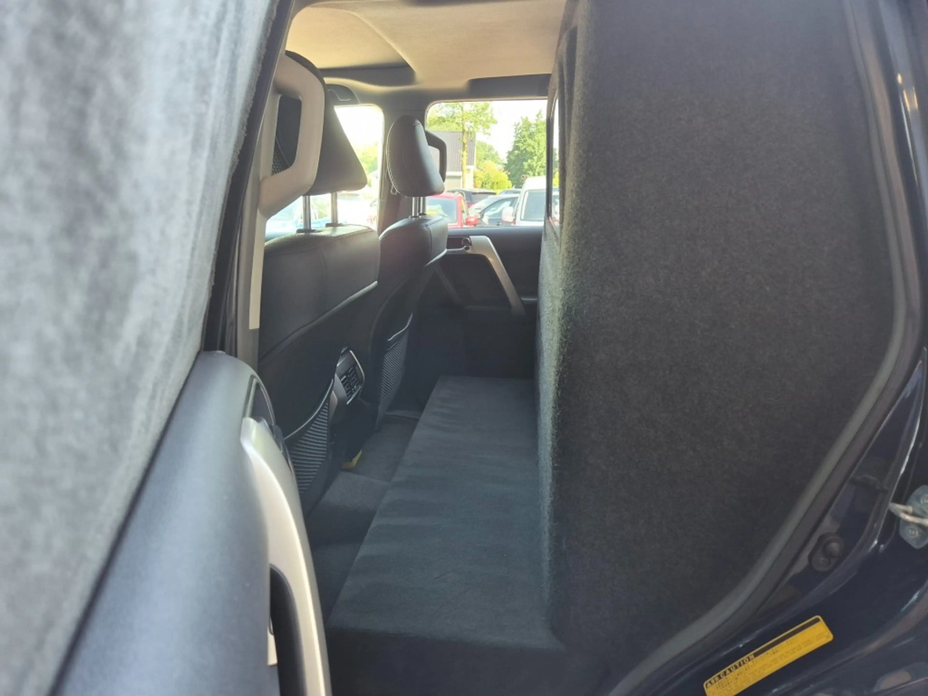 Toyota Land Cruiser 3.0 D-4D-F Executive High Roof Blind Van, Luchtver — photo 10