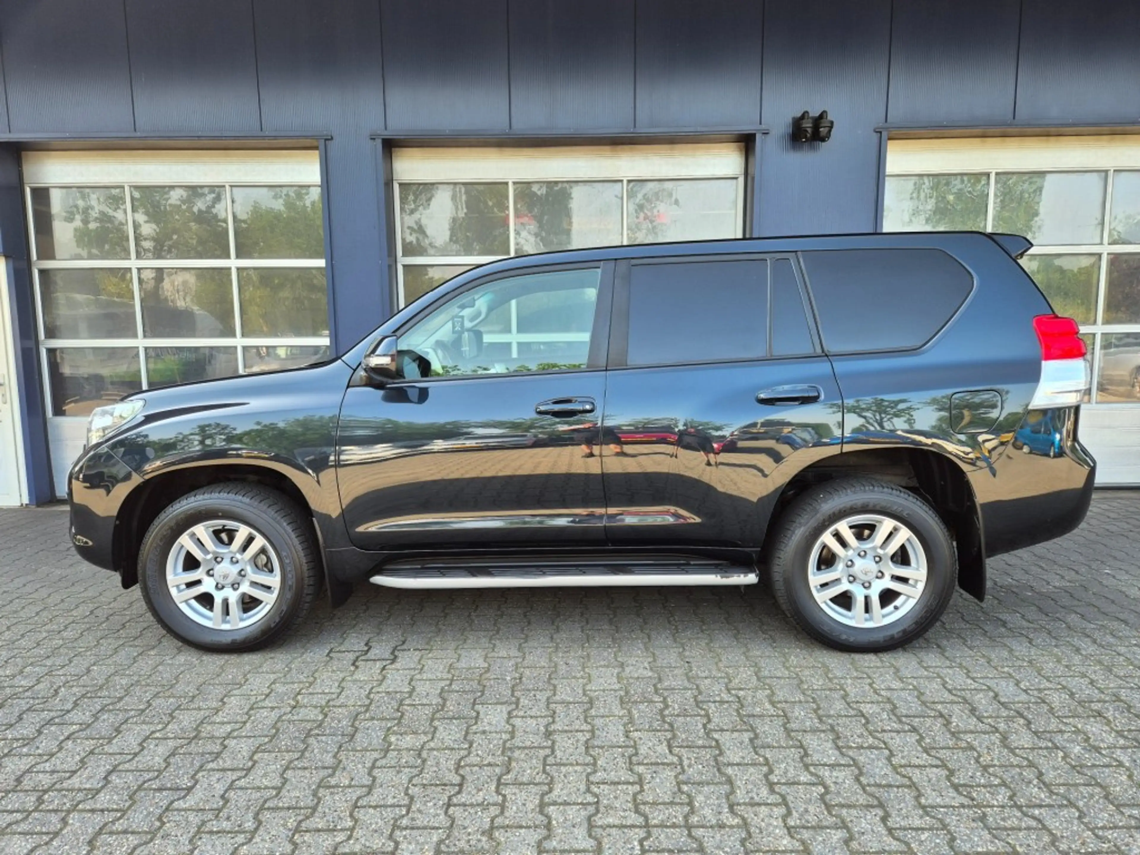 Toyota Land Cruiser 3.0 D-4D-F Executive High Roof Blind Van, Luchtver — photo 5