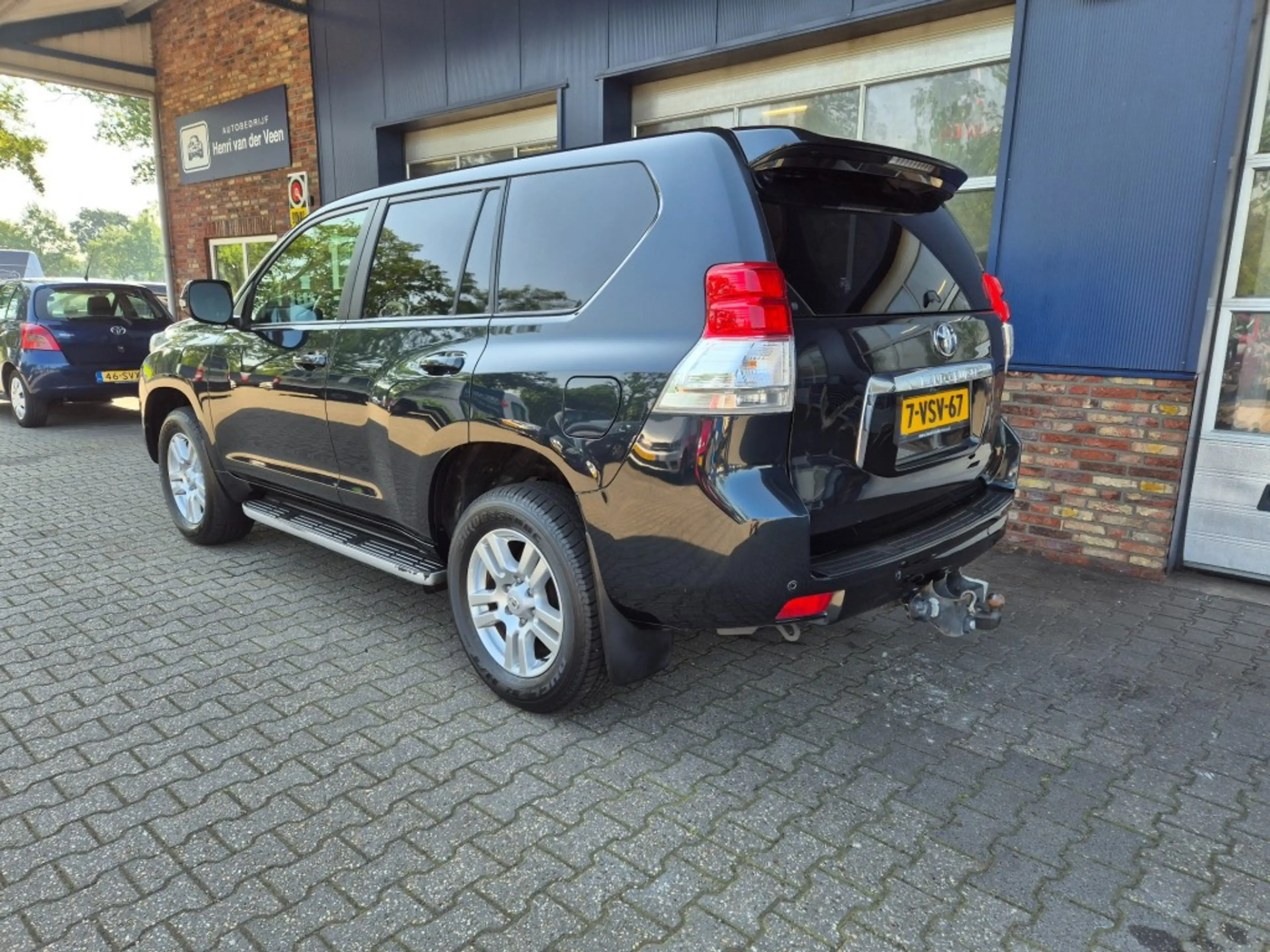 Toyota Land Cruiser 3.0 D-4D-F Executive High Roof Blind Van, Luchtver — photo 3