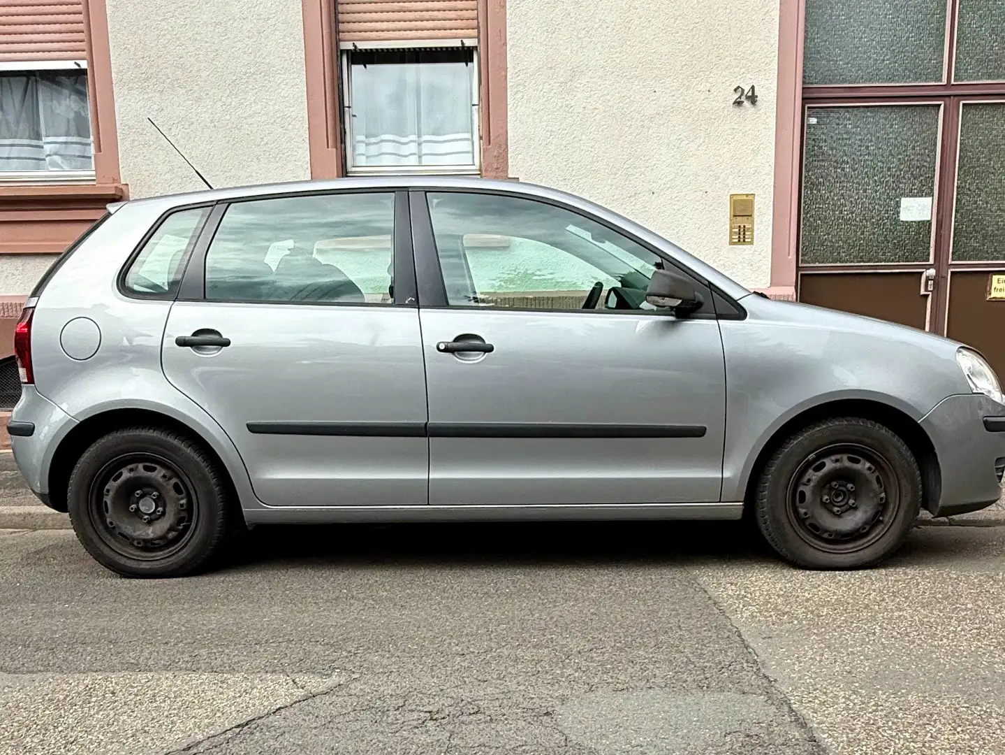 Volkswagen Polo Polo IV  5-Türer 1.4 16V Trendline Grau - 2