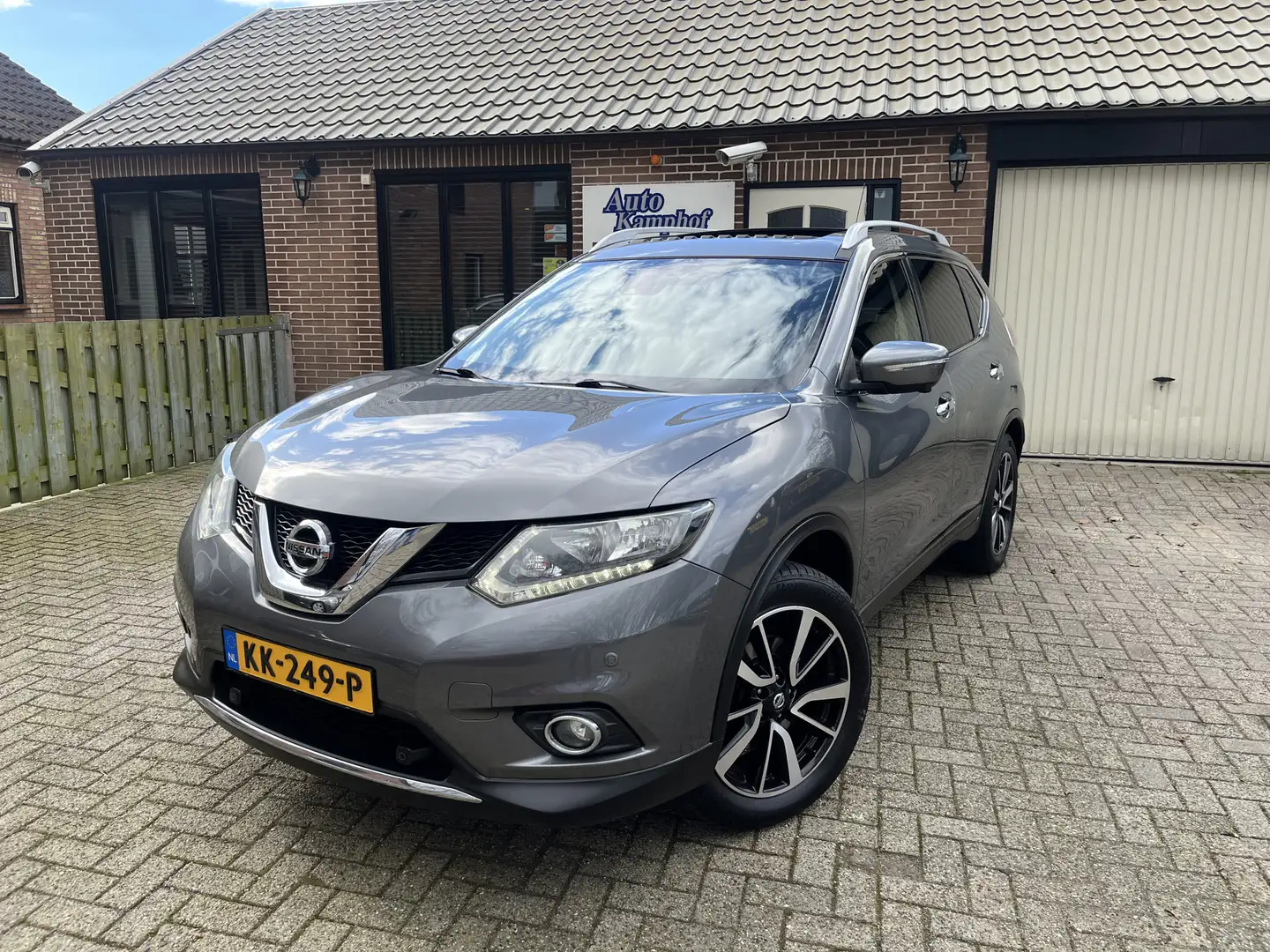 Nissan X-Trail 1.6 dCi Connect Edition 7p.Trekhaak Panodak Grijs - 1