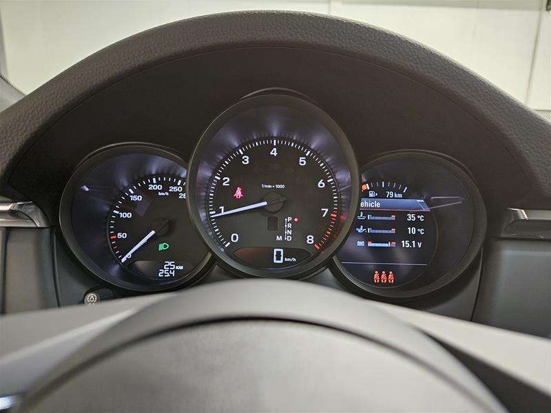 2025 Porsche Macan AWD thumb 14