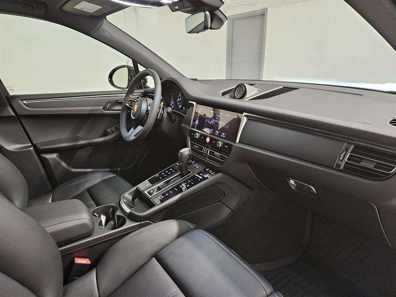 2025 Porsche Macan AWD thumb 18