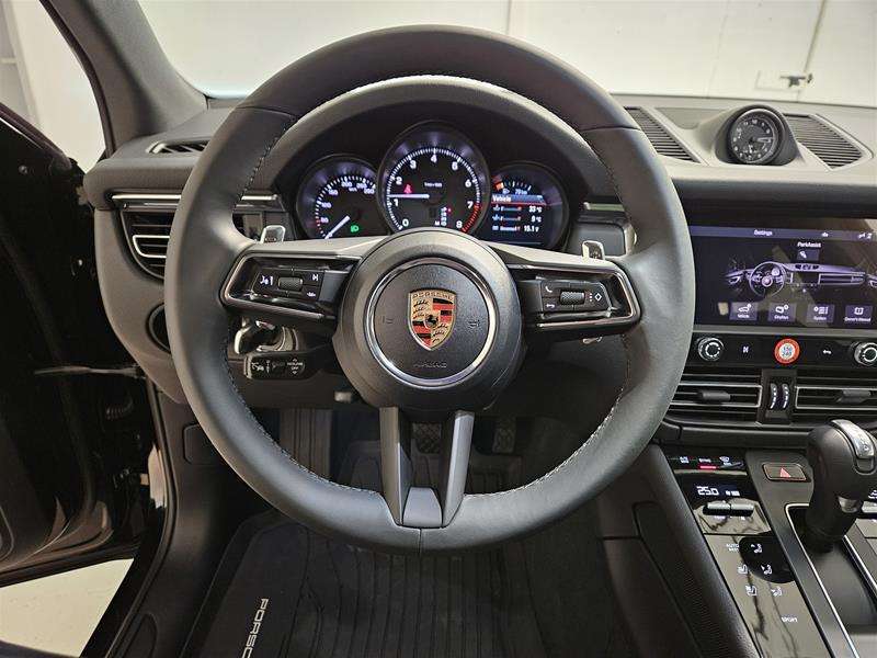 2025 Porsche Macan AWD thumb 13