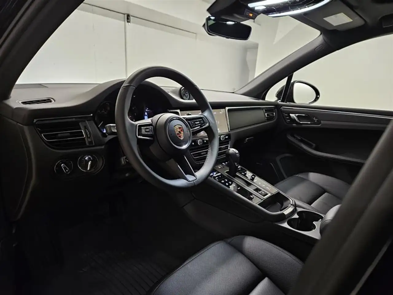 Porsche Macan снимка Porsche Macan