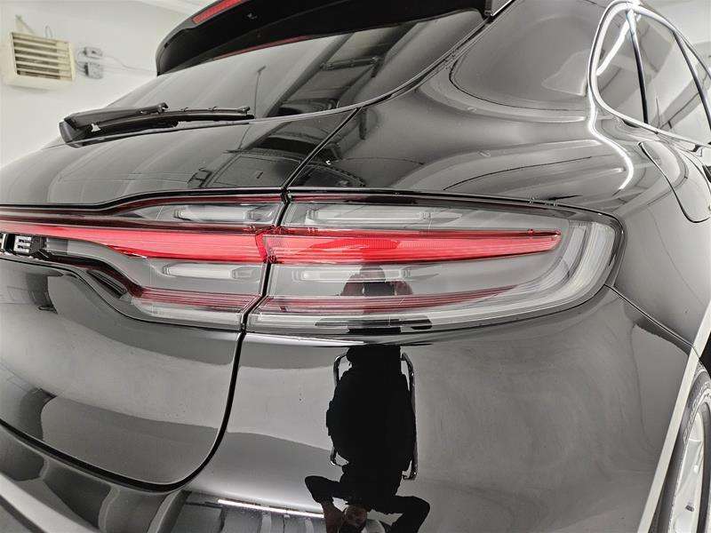 2025 Porsche Macan AWD thumb 11