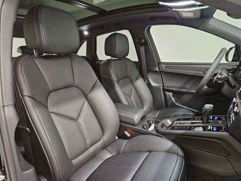 2025 Porsche Macan AWD thumb 17