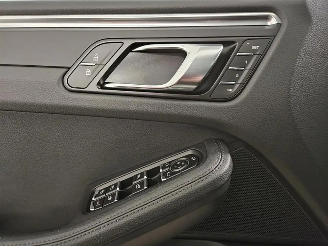 Porsche Macan снимка Porsche Macan