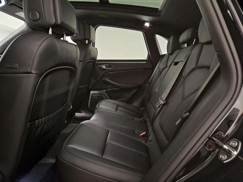 2025 Porsche Macan AWD thumb 21
