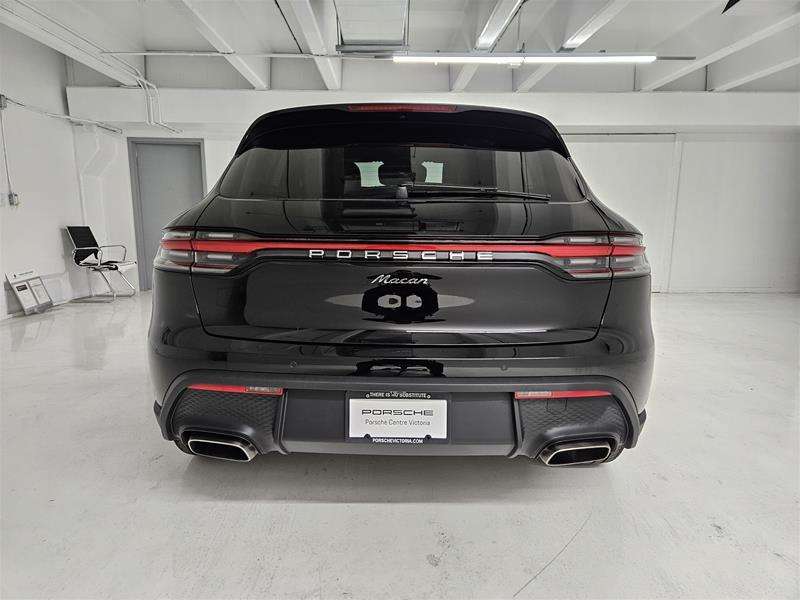 2025 Porsche Macan AWD thumb 9