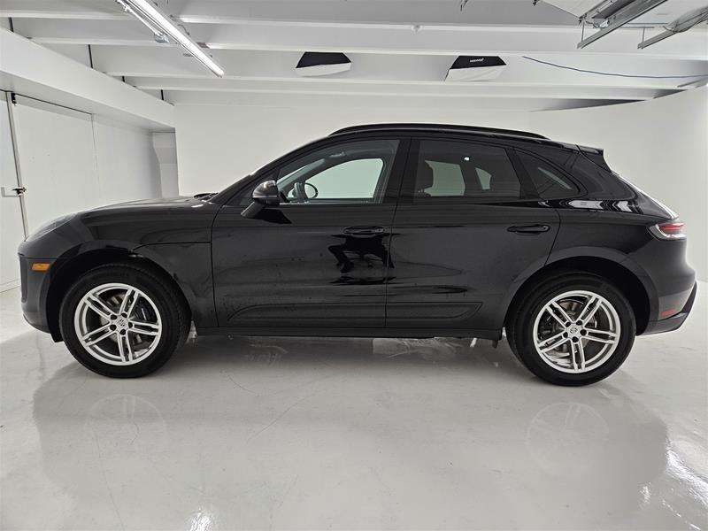 2025 Porsche Macan AWD alt 3