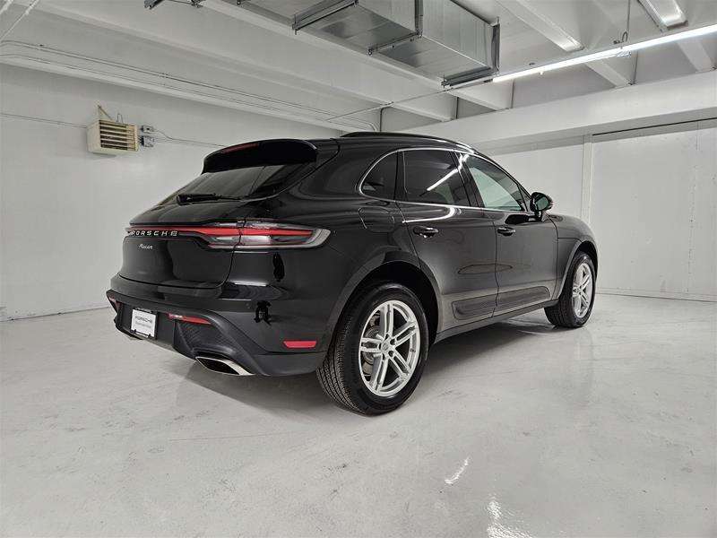 2025 Porsche Macan AWD thumb 8