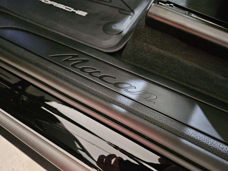 2025 Porsche Macan AWD thumb 22