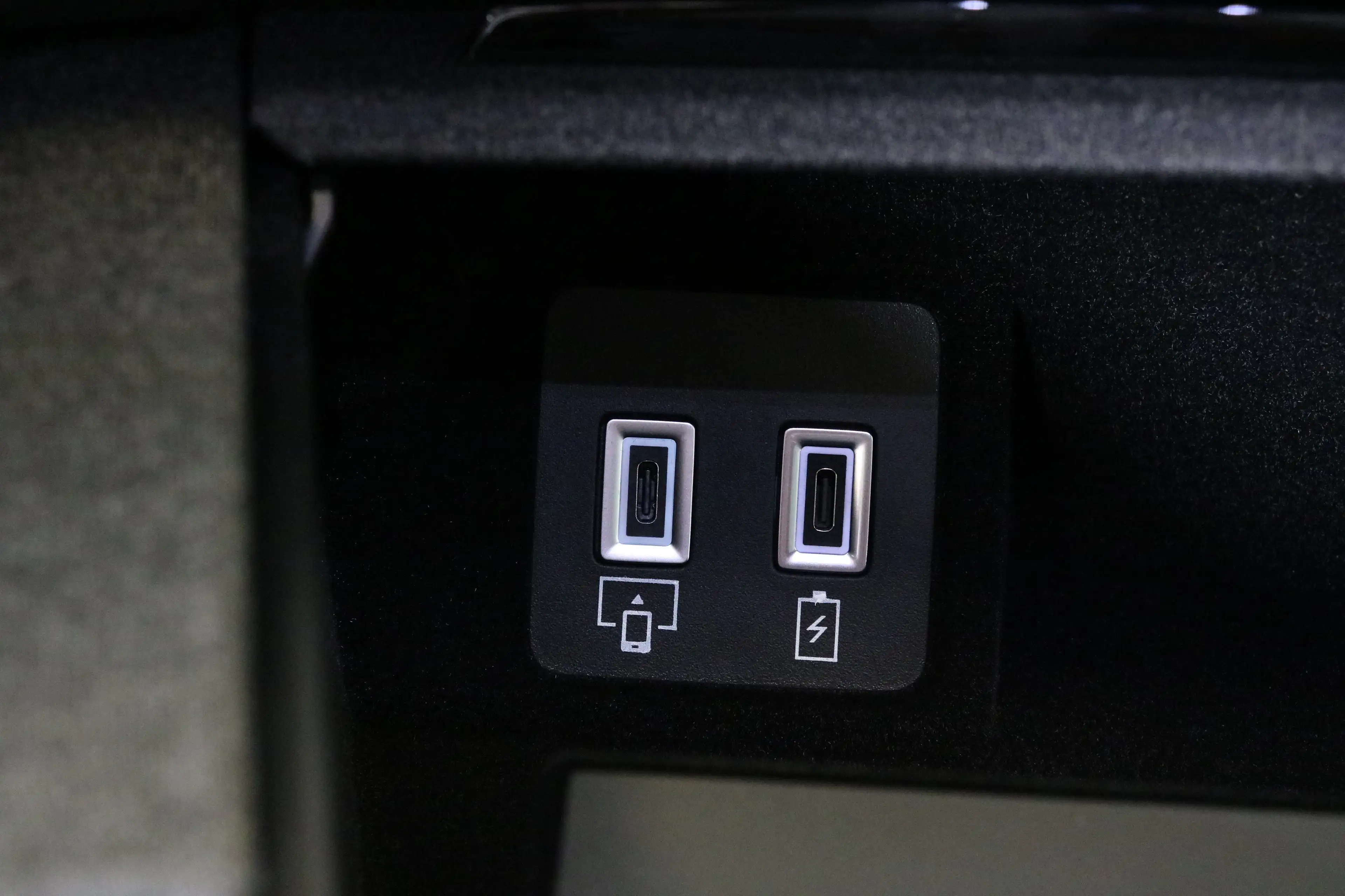 Opel Grandland GS, | Draadloze telefoonlader (Inductie) | Elektro — photo 37