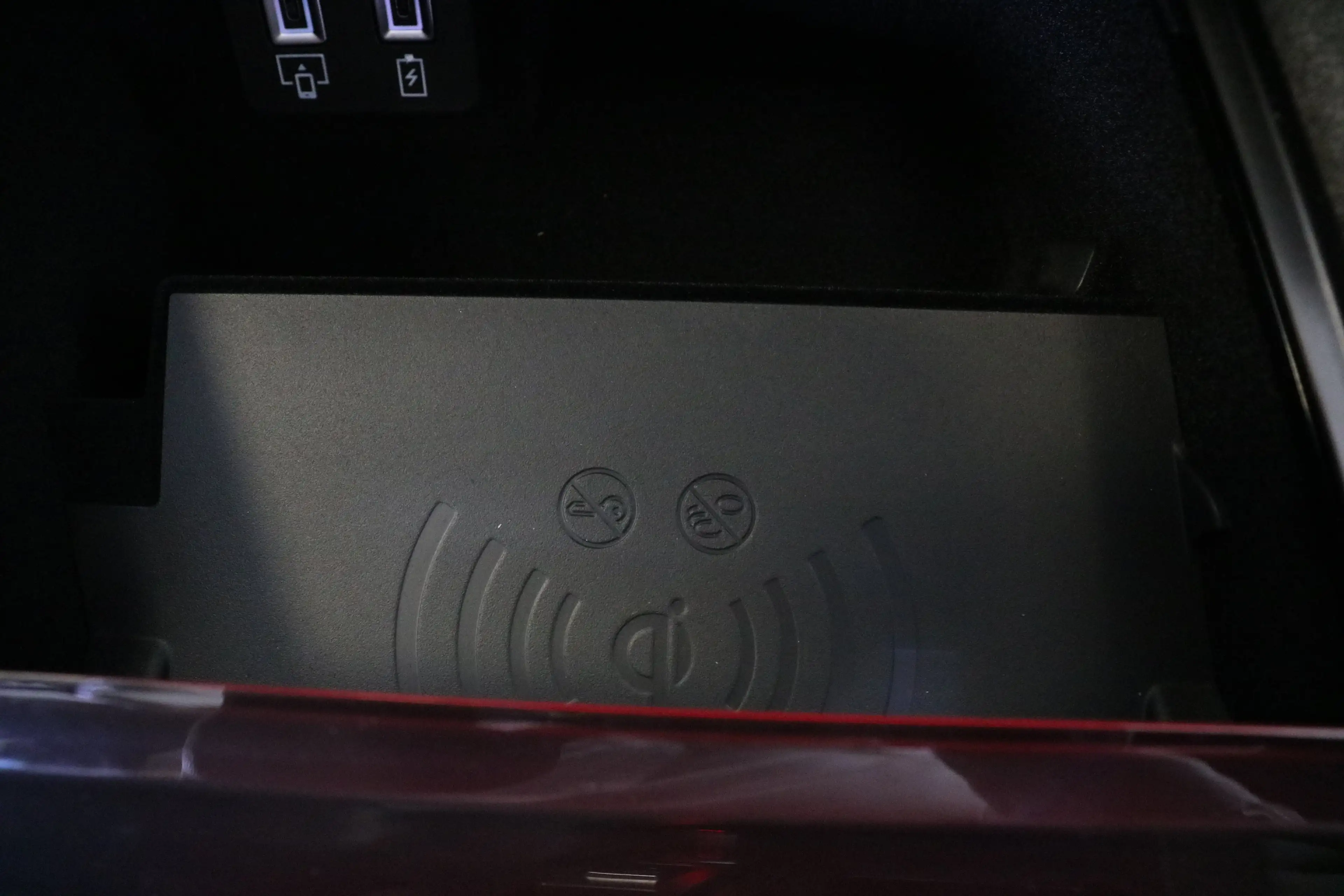 Opel Grandland GS, | Draadloze telefoonlader (Inductie) | Elektro — photo 41