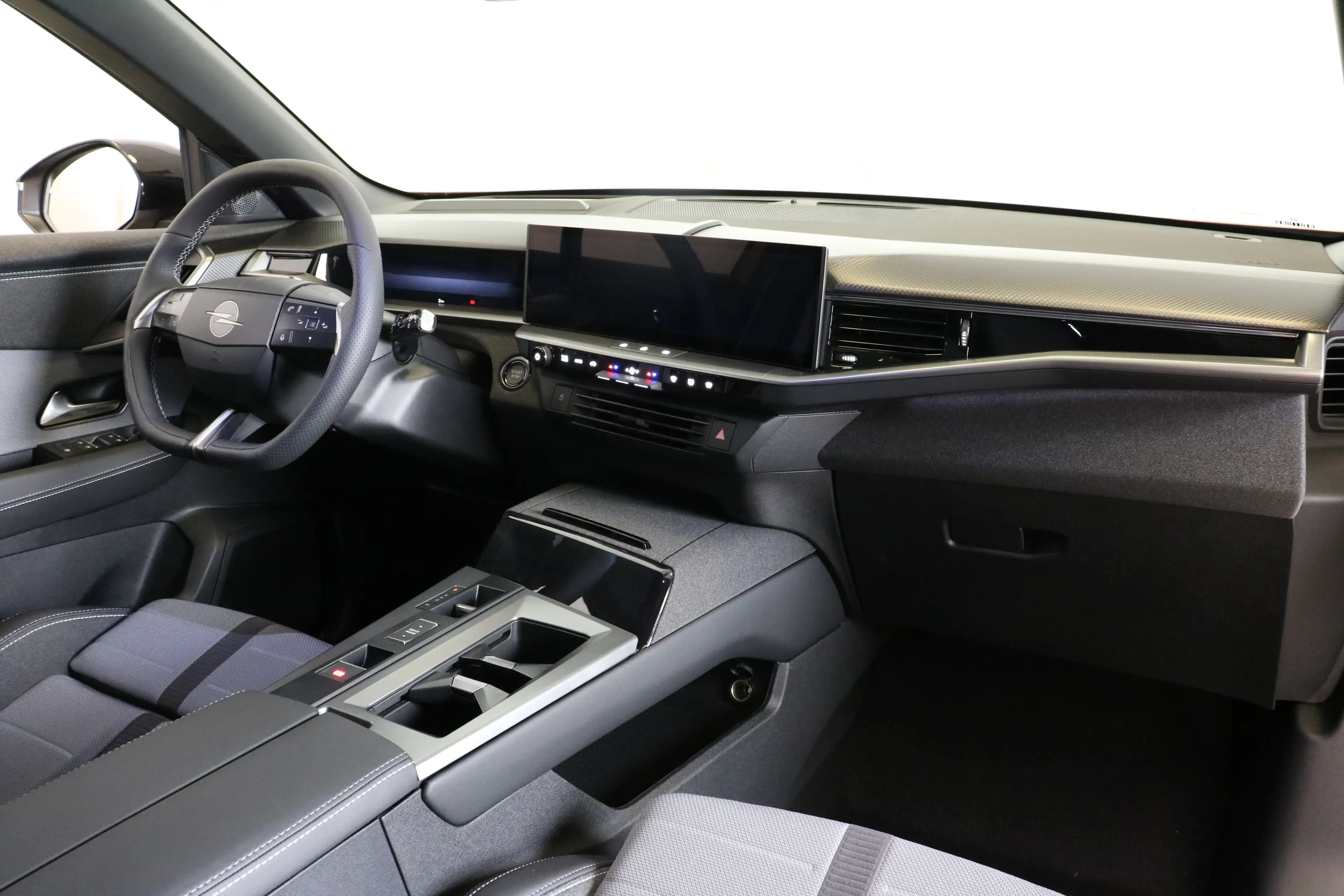 Opel Grandland GS, | Draadloze telefoonlader (Inductie) | Elektro — photo 12