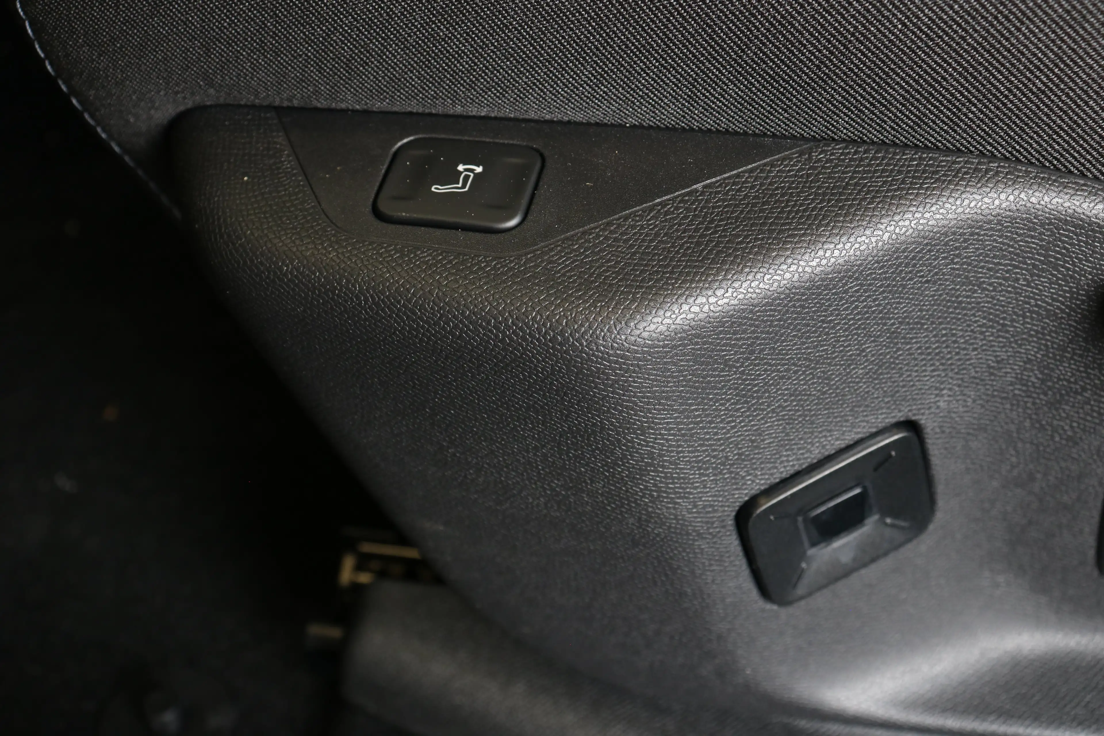 Opel Grandland GS, | Draadloze telefoonlader (Inductie) | Elektro — photo 22