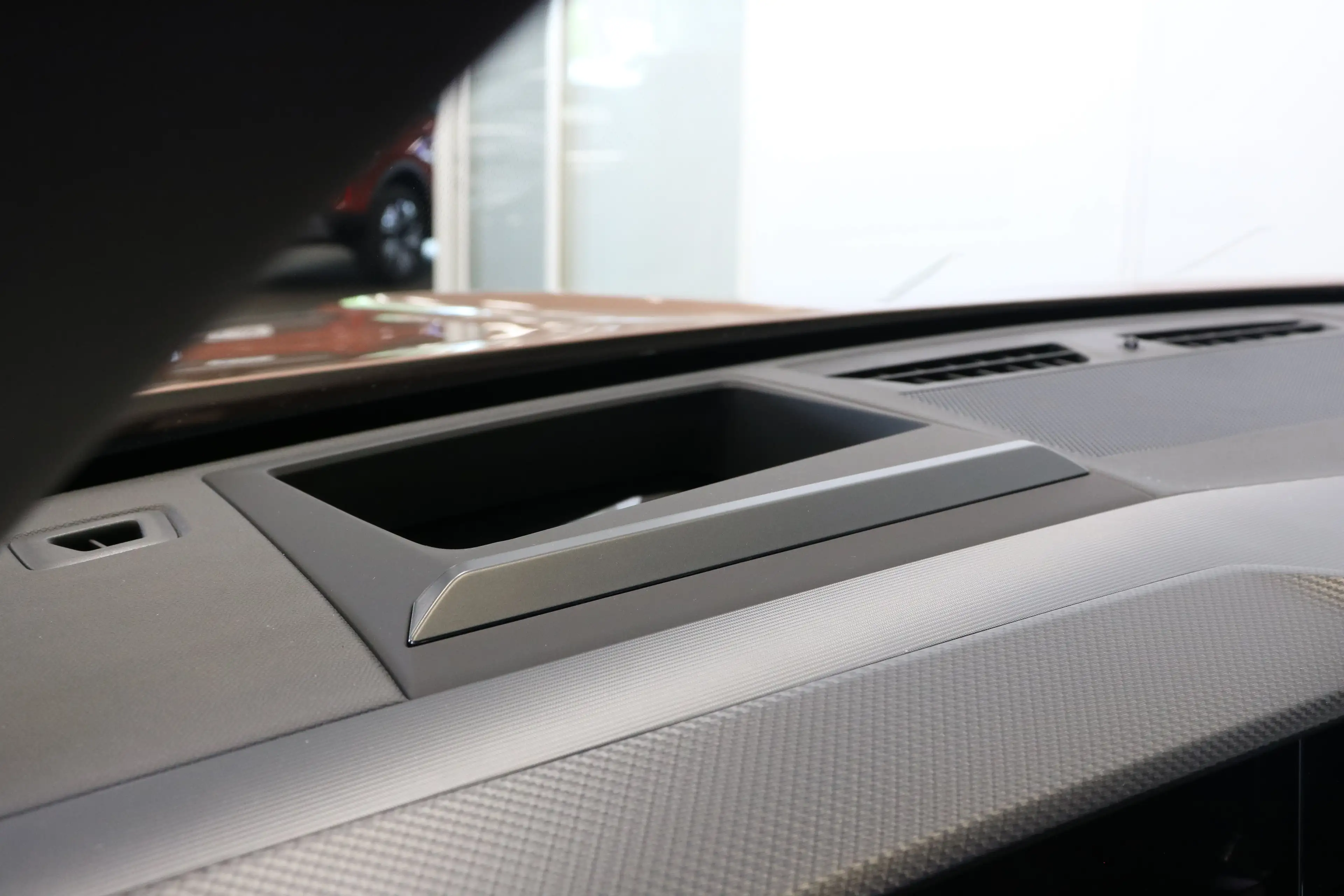 Opel Grandland GS, | Draadloze telefoonlader (Inductie) | Elektro — photo 21
