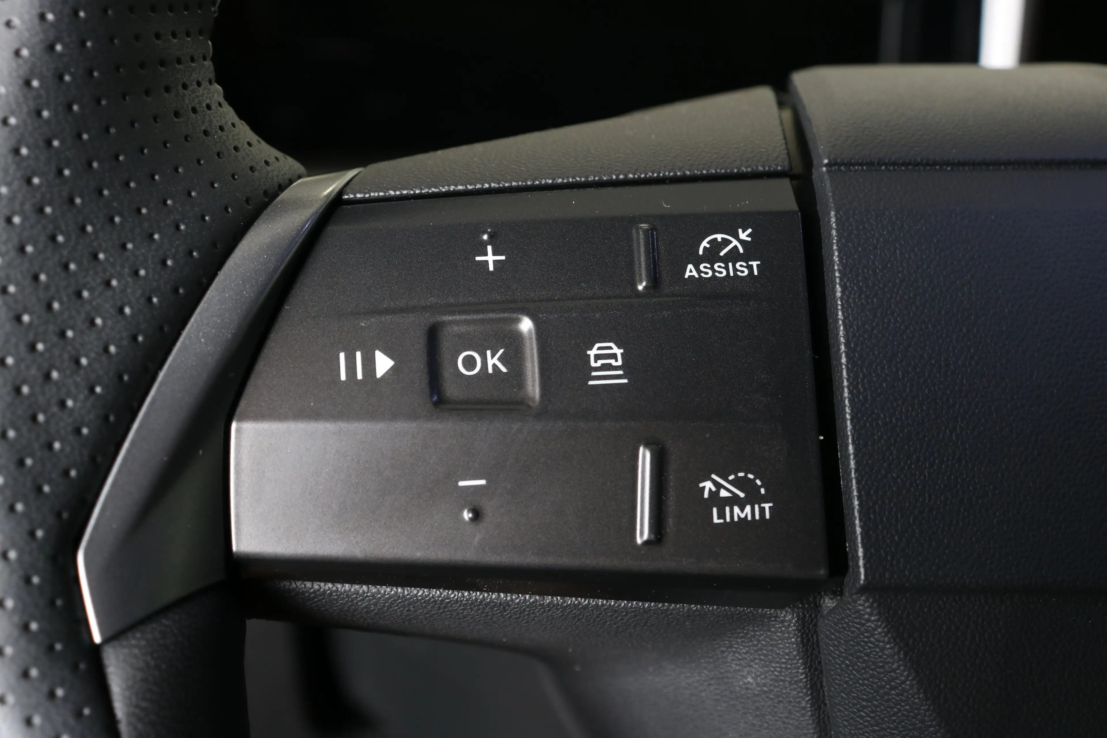 Opel Grandland GS, | Draadloze telefoonlader (Inductie) | Elektro — photo 24