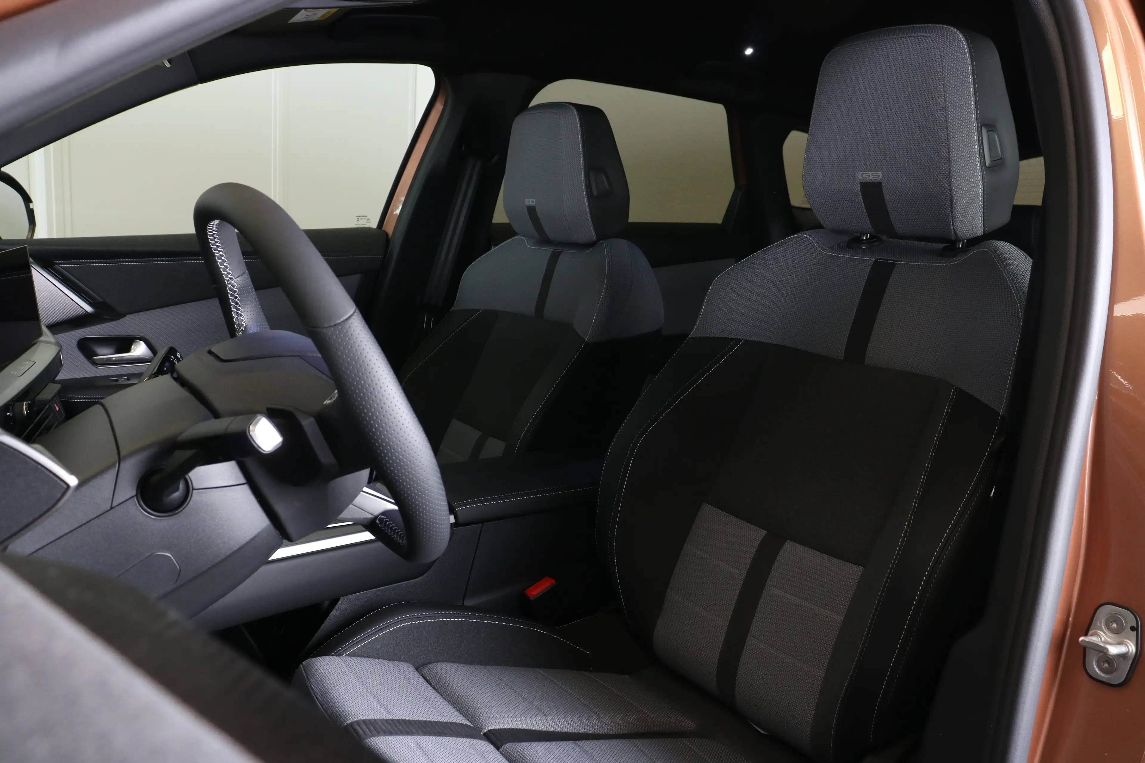 Opel Grandland GS, | Draadloze telefoonlader (Inductie) | Elektro — photo 14