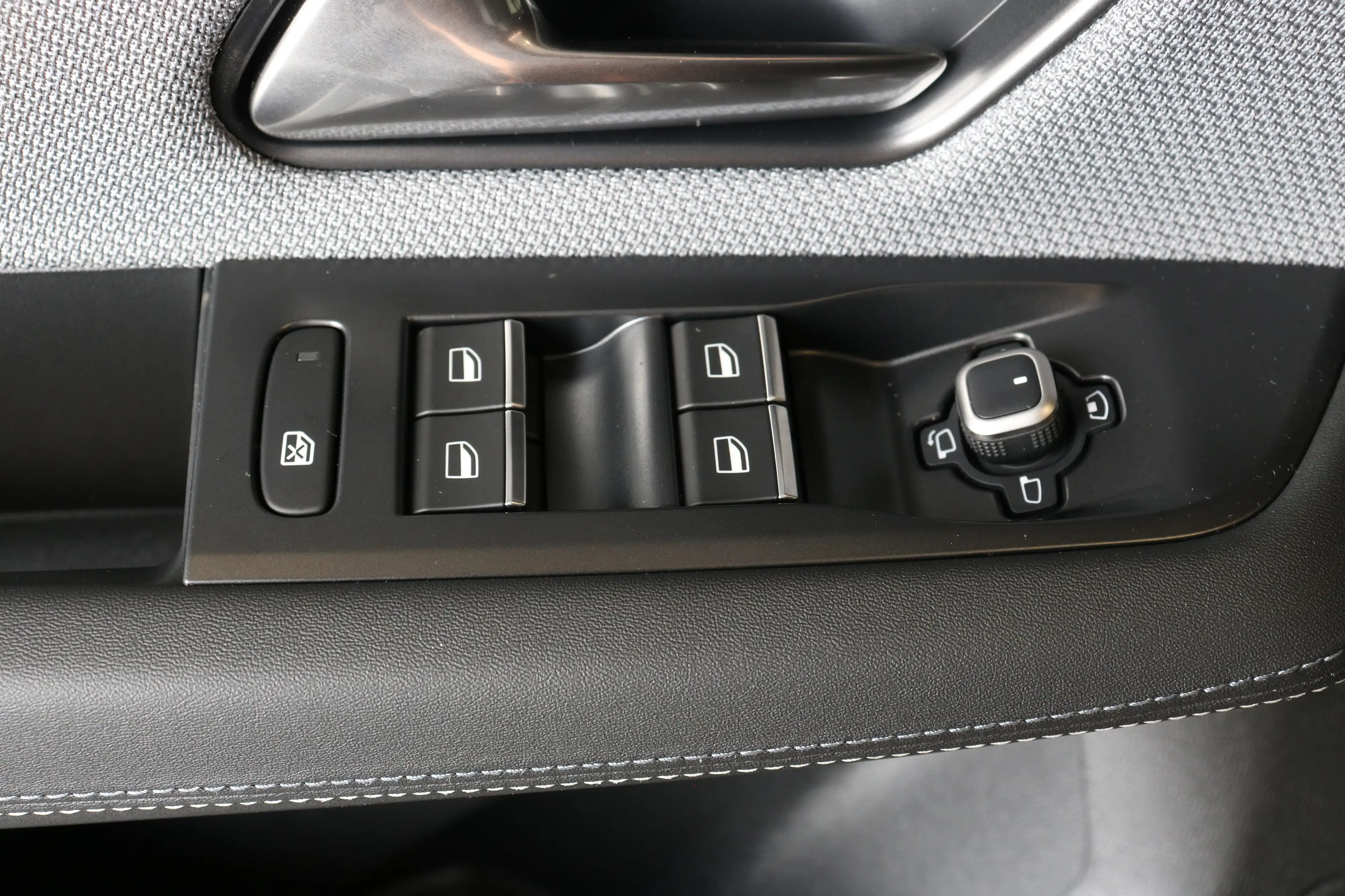 Opel Grandland GS, | Draadloze telefoonlader (Inductie) | Elektro — photo 20