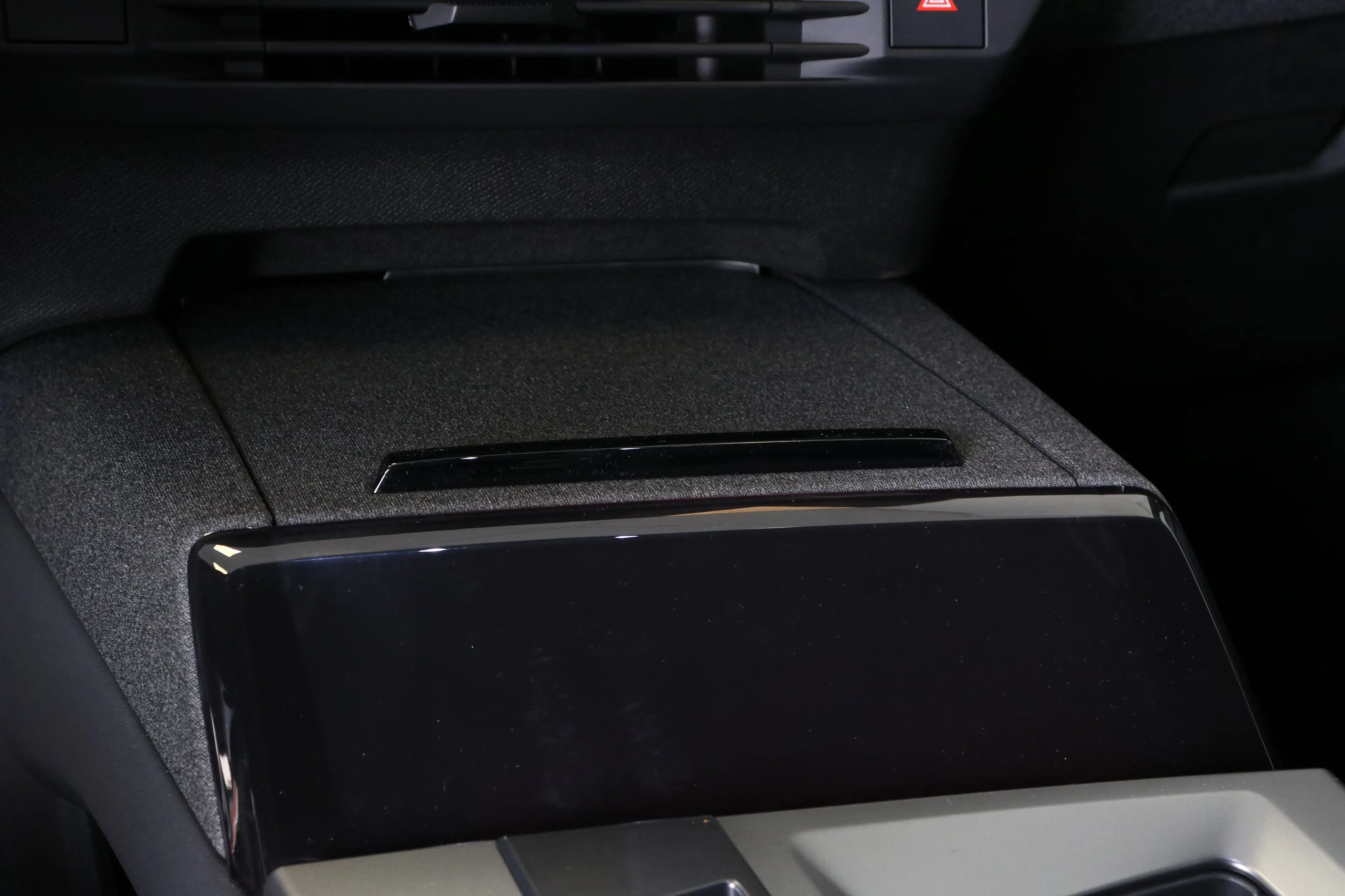 Opel Grandland GS, | Draadloze telefoonlader (Inductie) | Elektro — photo 36