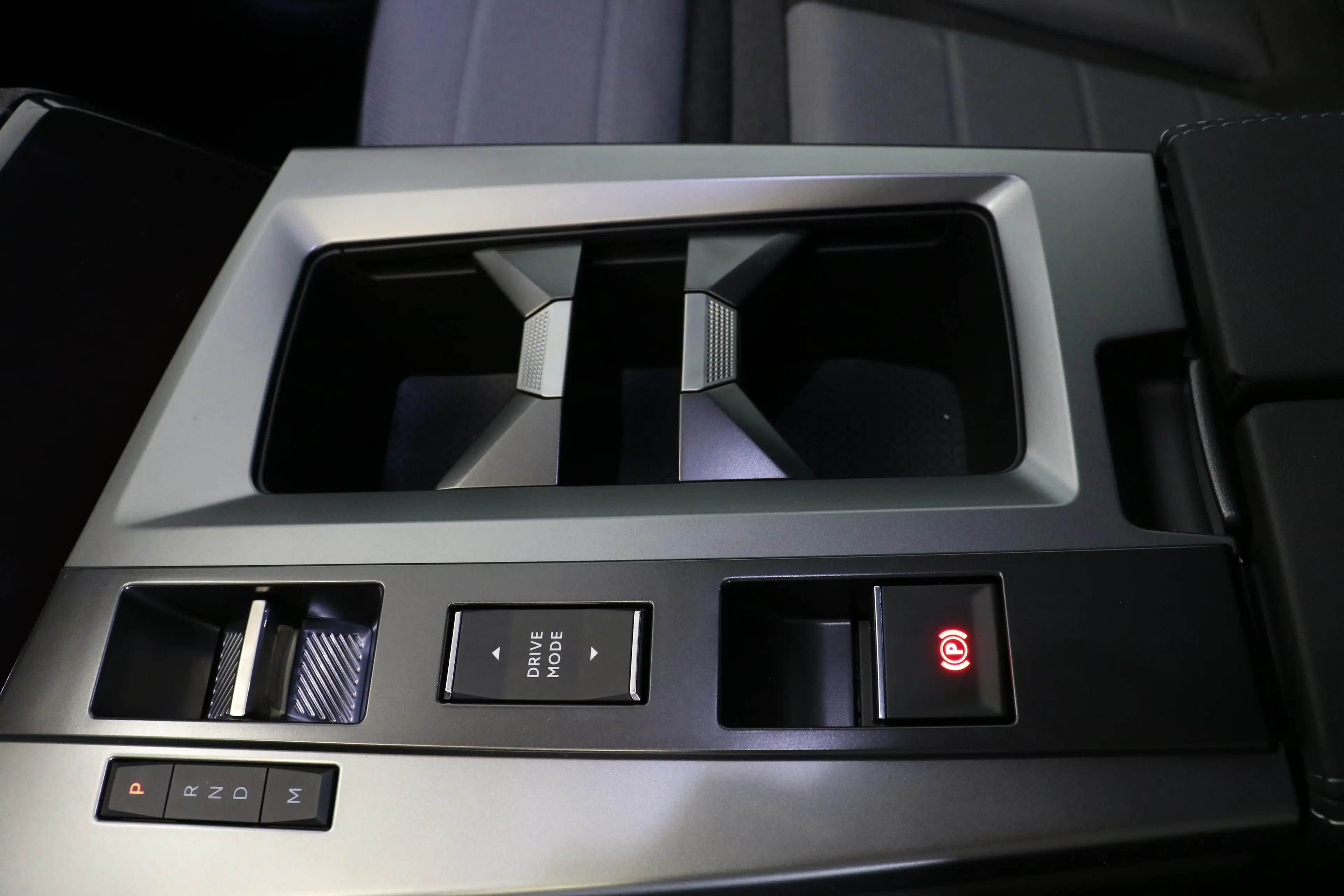 Opel Grandland GS, | Draadloze telefoonlader (Inductie) | Elektro — photo 38