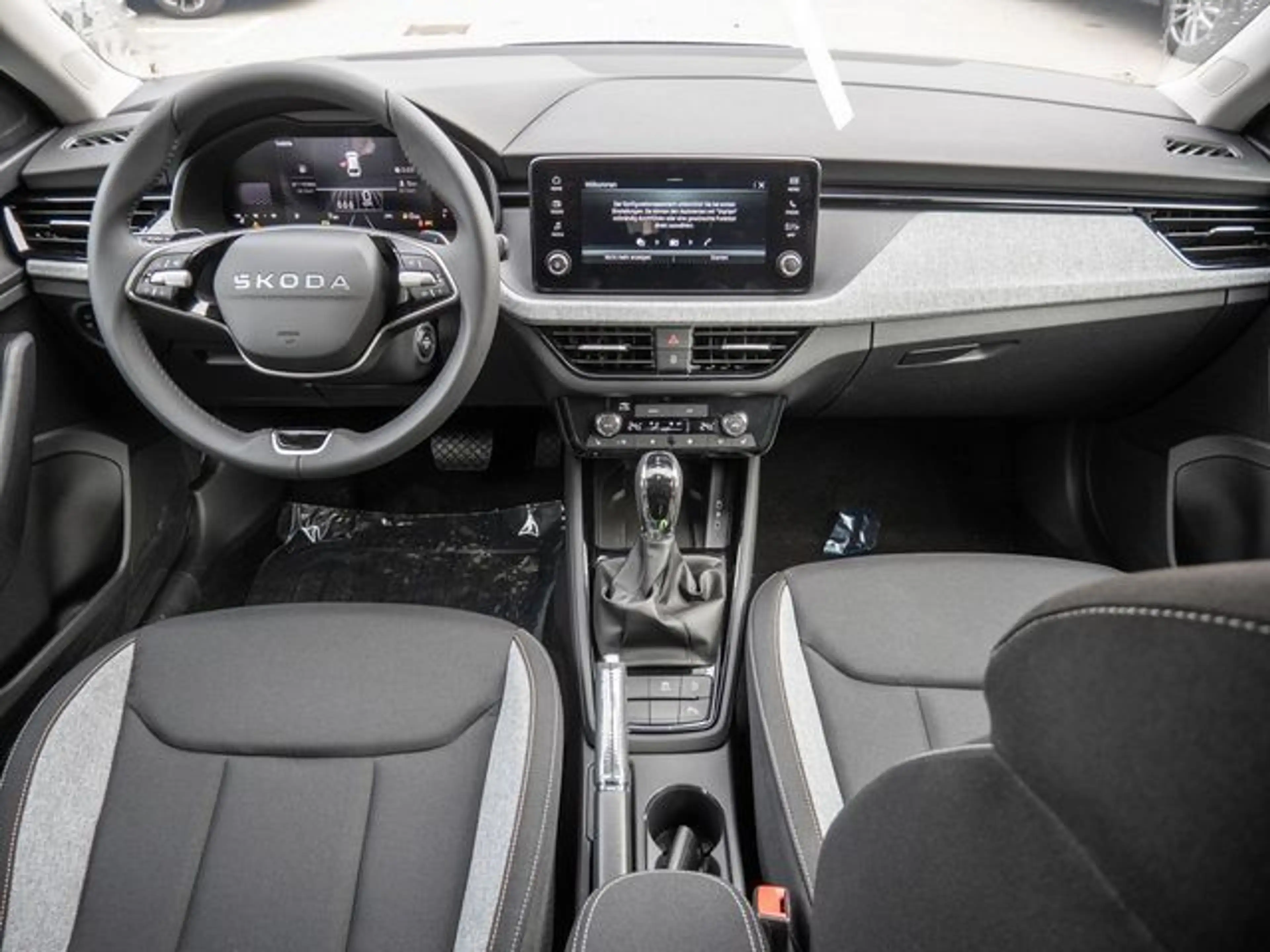 Skoda Kamiq 1.0 TSI DSG Selection ALU SHZ PDC Clim App — photo 3