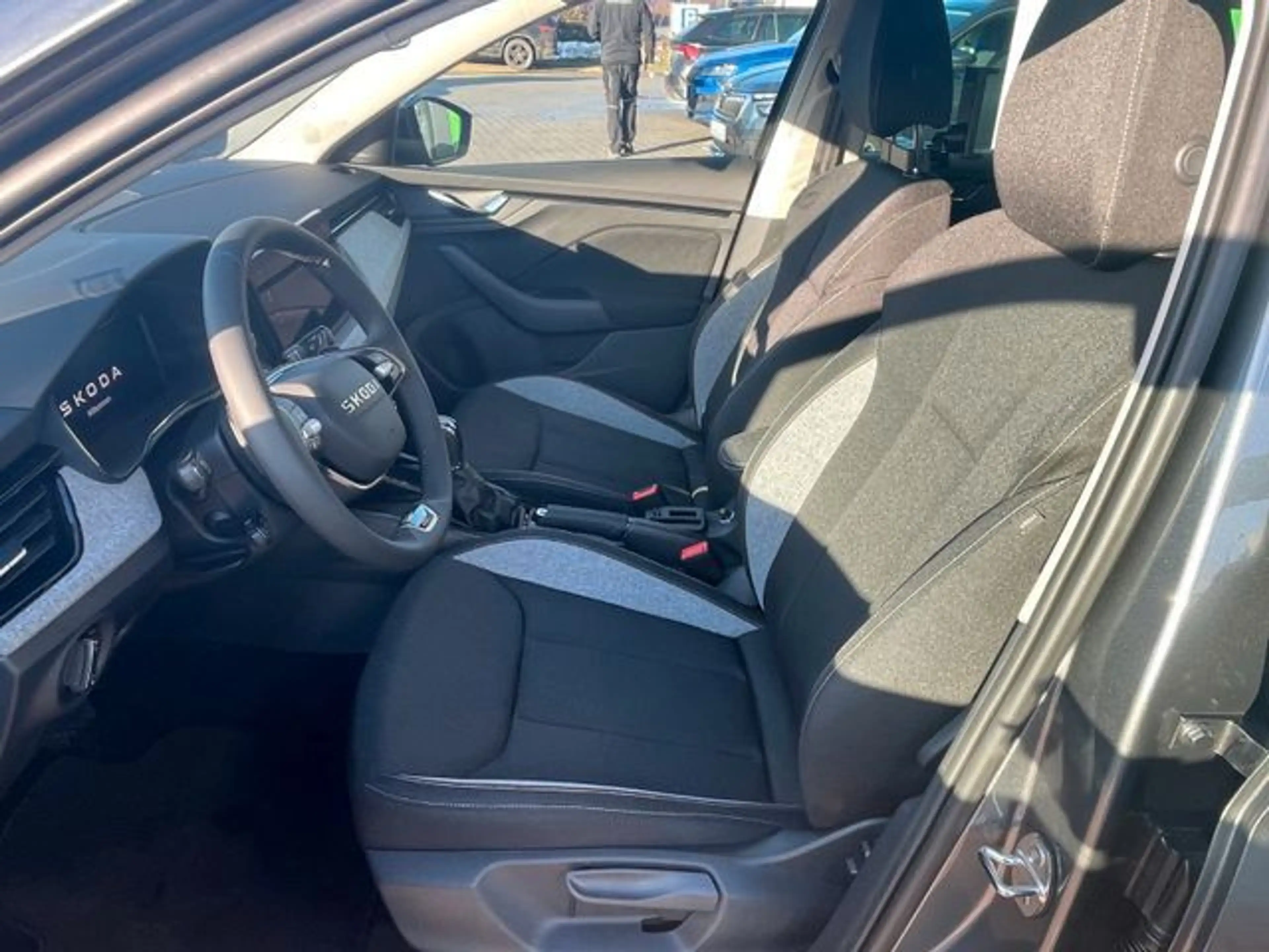 Skoda Kamiq 1.0 TSI DSG Selection ALU SHZ PDC Clim App — photo 5