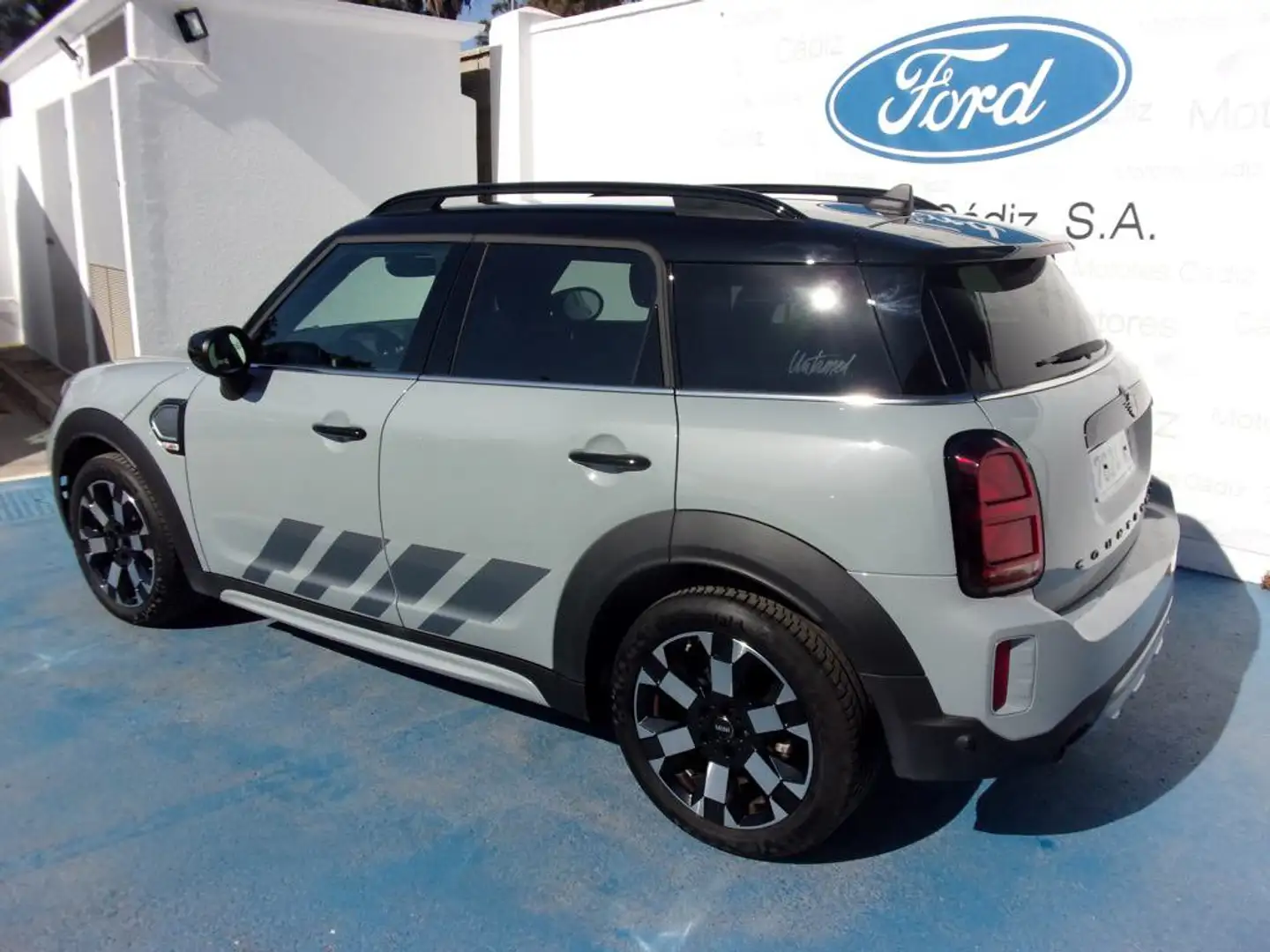 MINI Cooper F60 AUT. Grau - 1