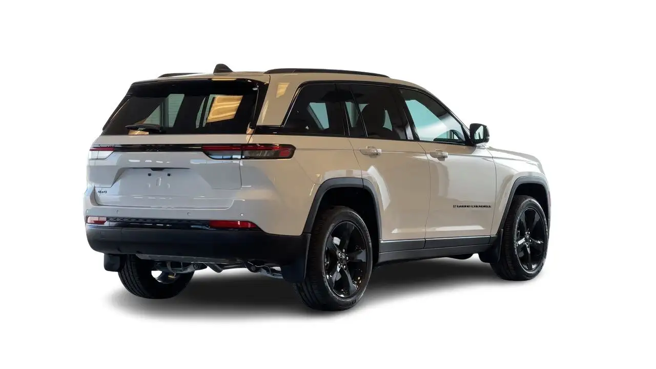 Jeep Grand Cherokee снимка Jeep Grand Cherokee