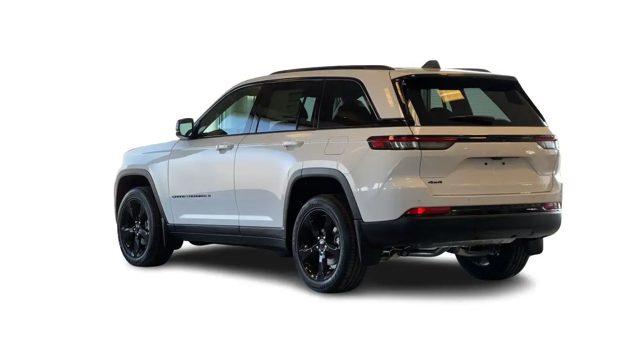 Jeep Grand Cherokee снимка Jeep Grand Cherokee