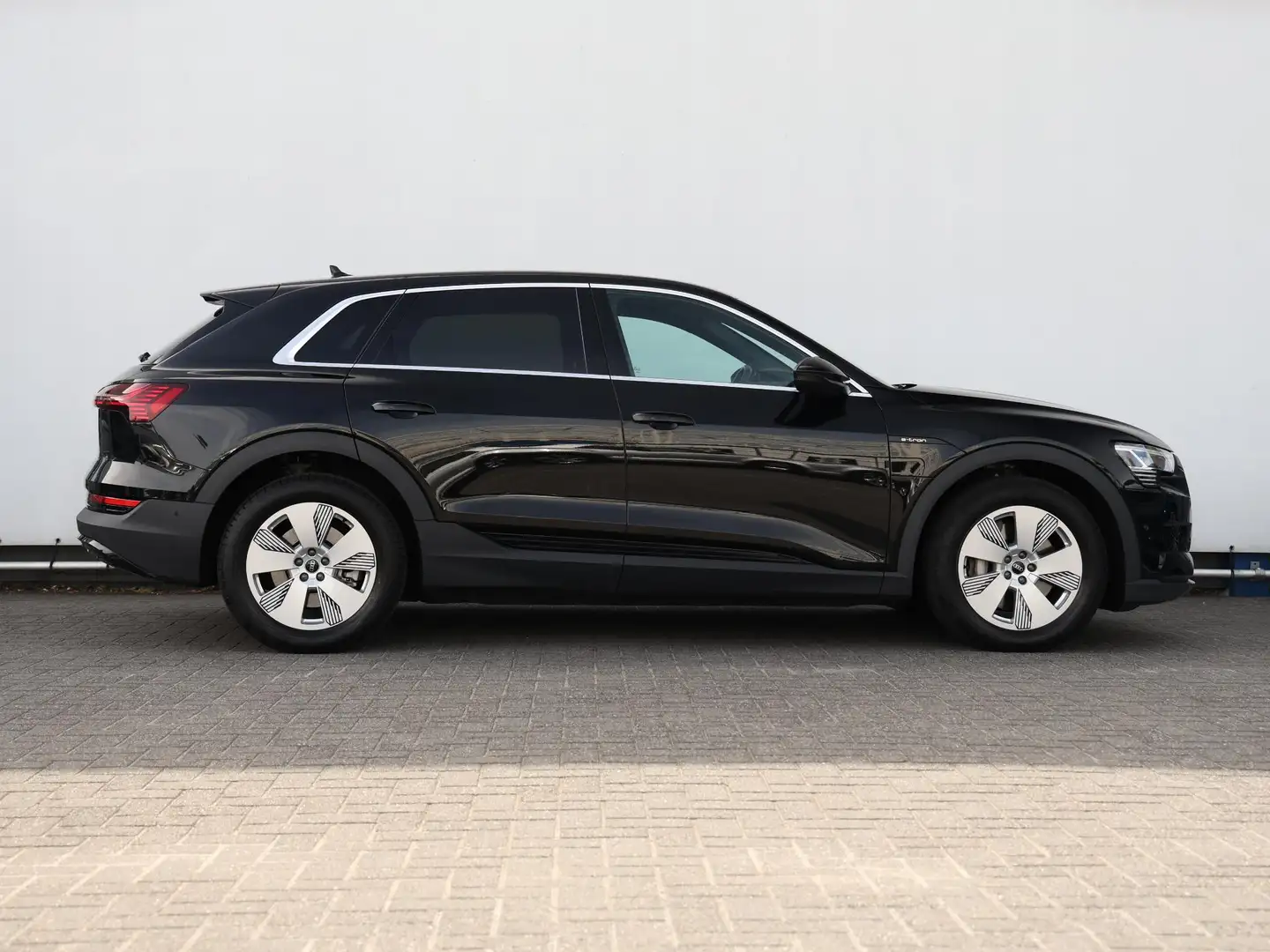 Audi e-tron 55 quattro edition 95 kWh 408pk | Camera | Stoelve Noir - 2