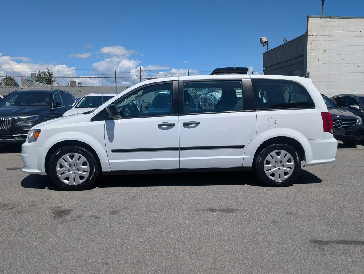 Dodge Grand Caravan photo Dodge Grand Caravan