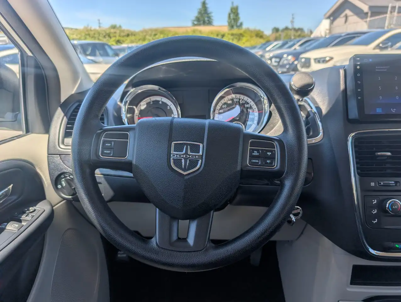 Dodge Grand Caravan photo Dodge Grand Caravan