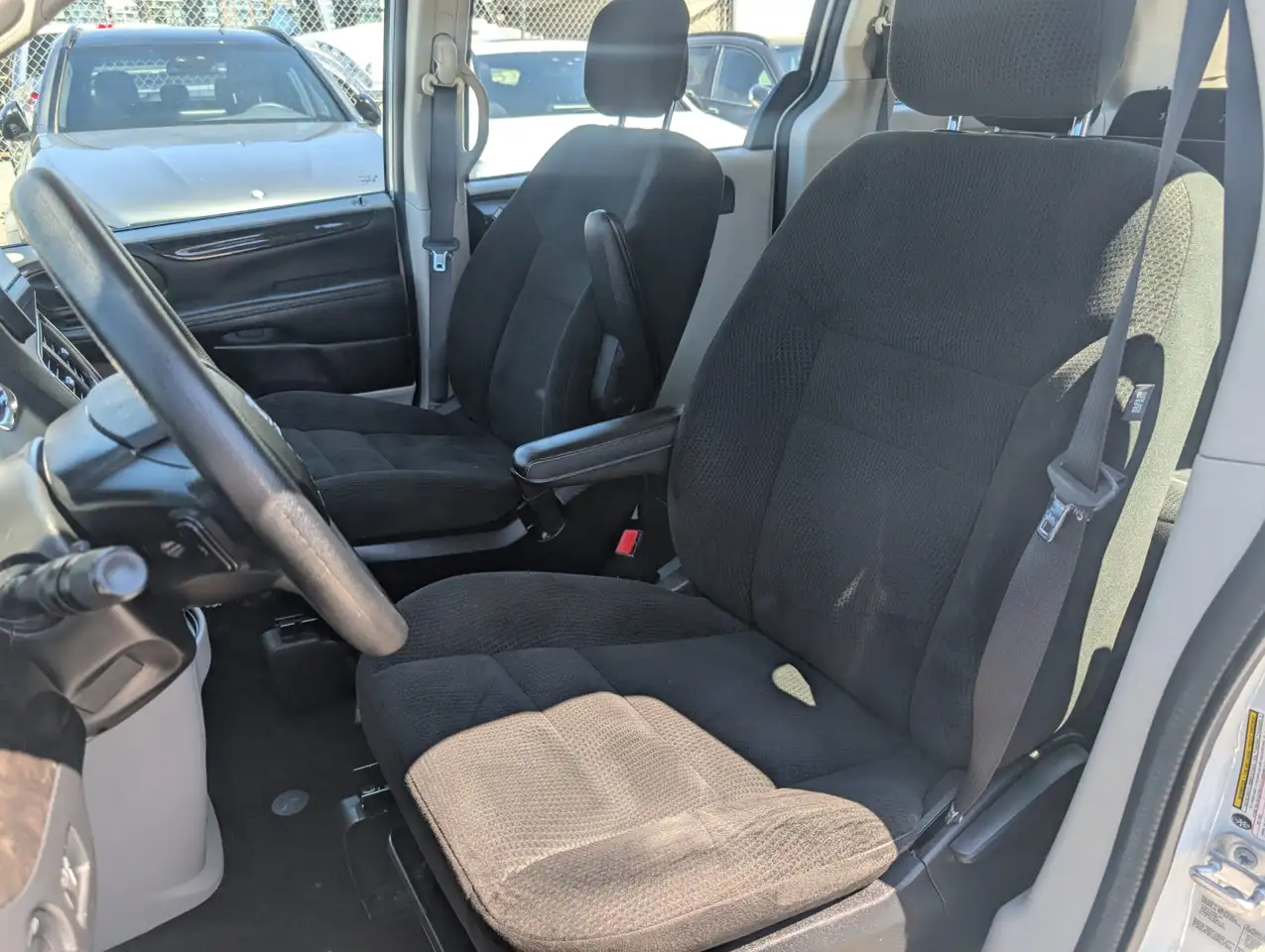 Dodge Grand Caravan photo Dodge Grand Caravan