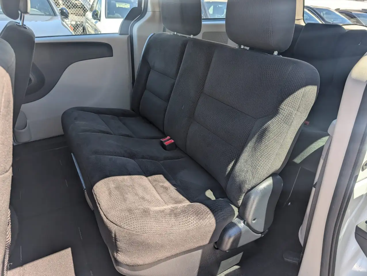 Dodge Grand Caravan photo Dodge Grand Caravan