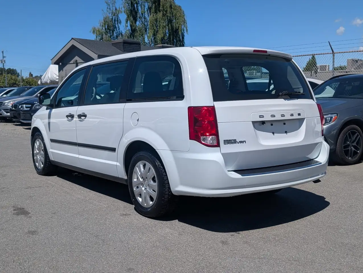 Dodge Grand Caravan photo Dodge Grand Caravan