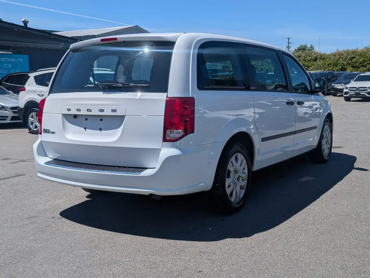 Dodge Grand Caravan photo Dodge Grand Caravan