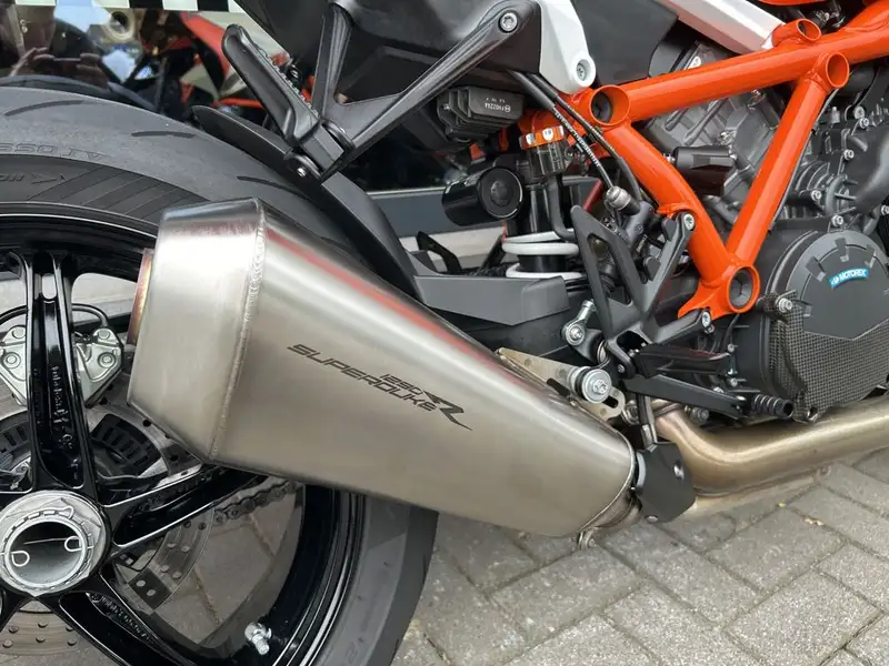 KTM 1290 Super Duke R - foto 6